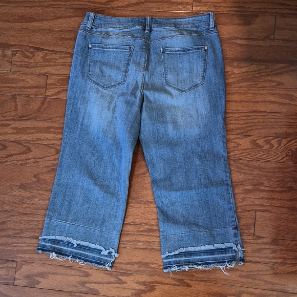 Est. 1948 Denim Blue Distressed Cropped Jeans Womens Size 14 - Picture 6 of 12